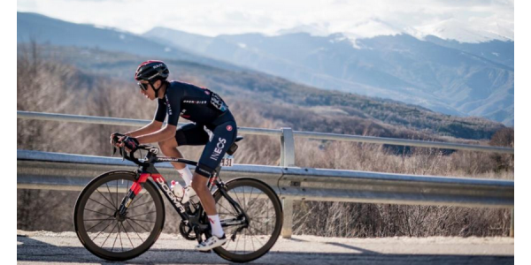 Dirigido por Egan Bernal & Carapaz