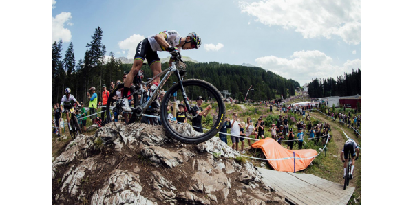 El primer anuncio oficial de la industria automotriz