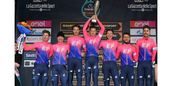 ¡Él no es el favorito pero gana en la final!