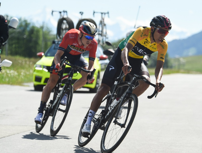 Thomas se lesionó y dejó el partido, Bernal se adelantó